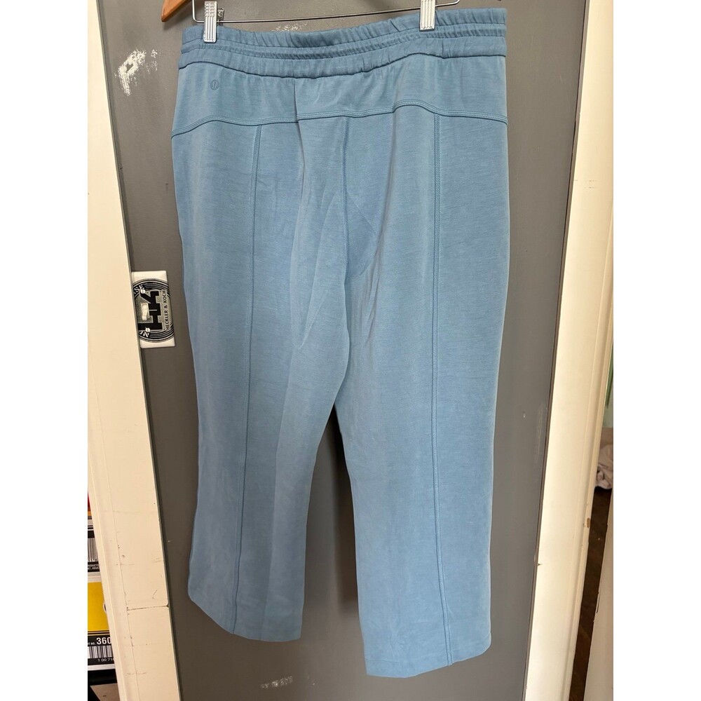 Lululemon size 14 Softstreme High-Rise Straight-Leg Cropped Pant Blue - Picture 4 of 7